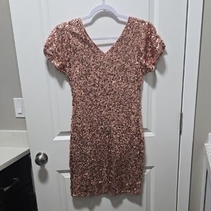 Like NEW! Gorgeous Sequin Dress Size Medium